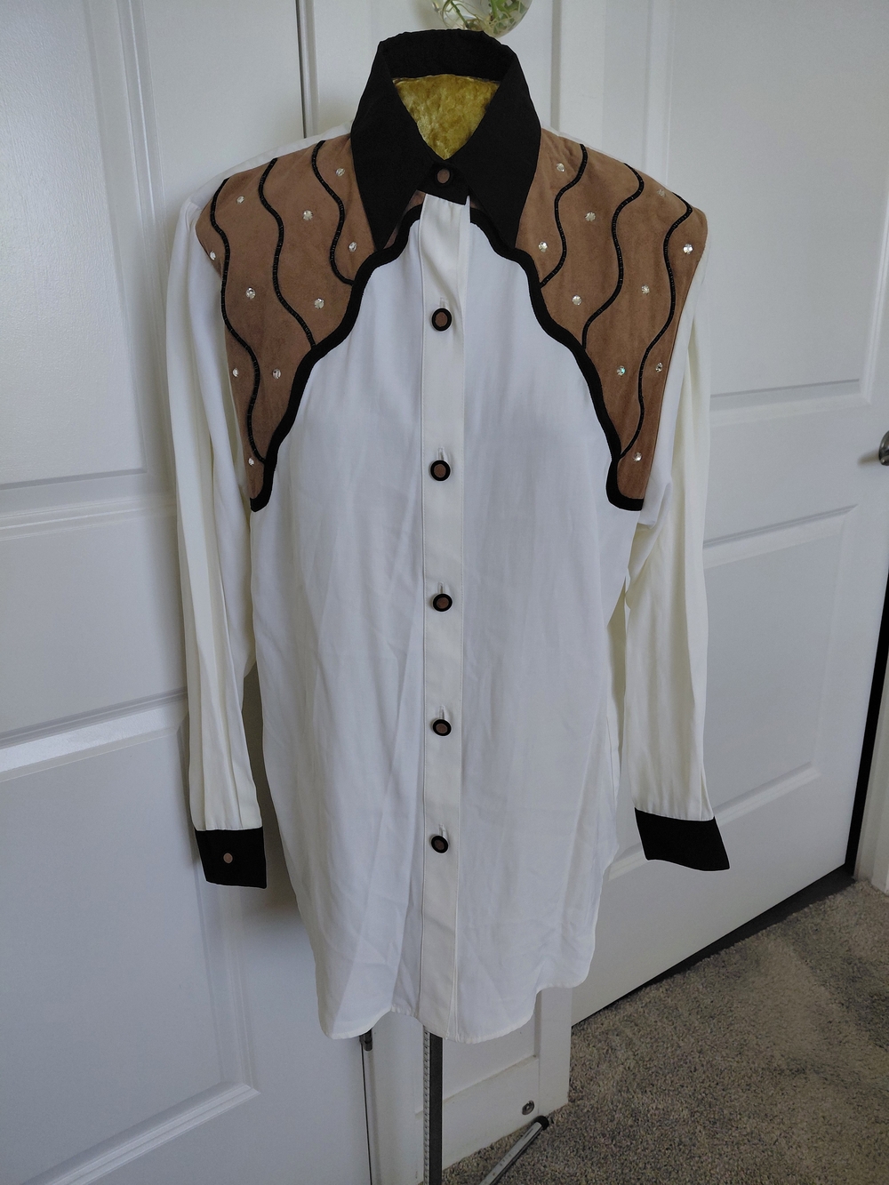 New Vintage 90's Women's White Western Shirt with Tan Embroidered Yoke
